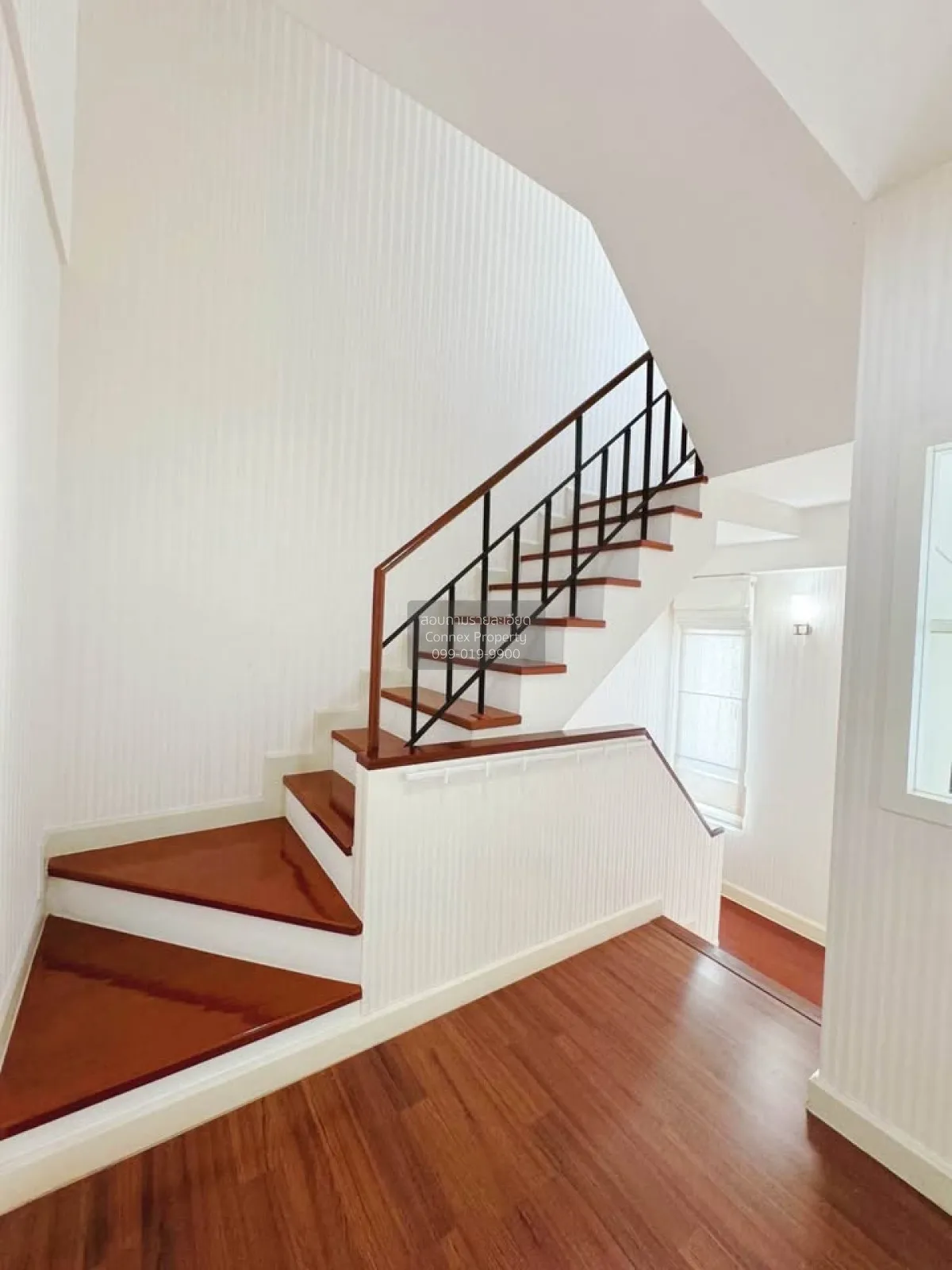 For Rent Townhouse/Townhome  , Leon Sukhumvit 62 , BTS-Bang Chak 