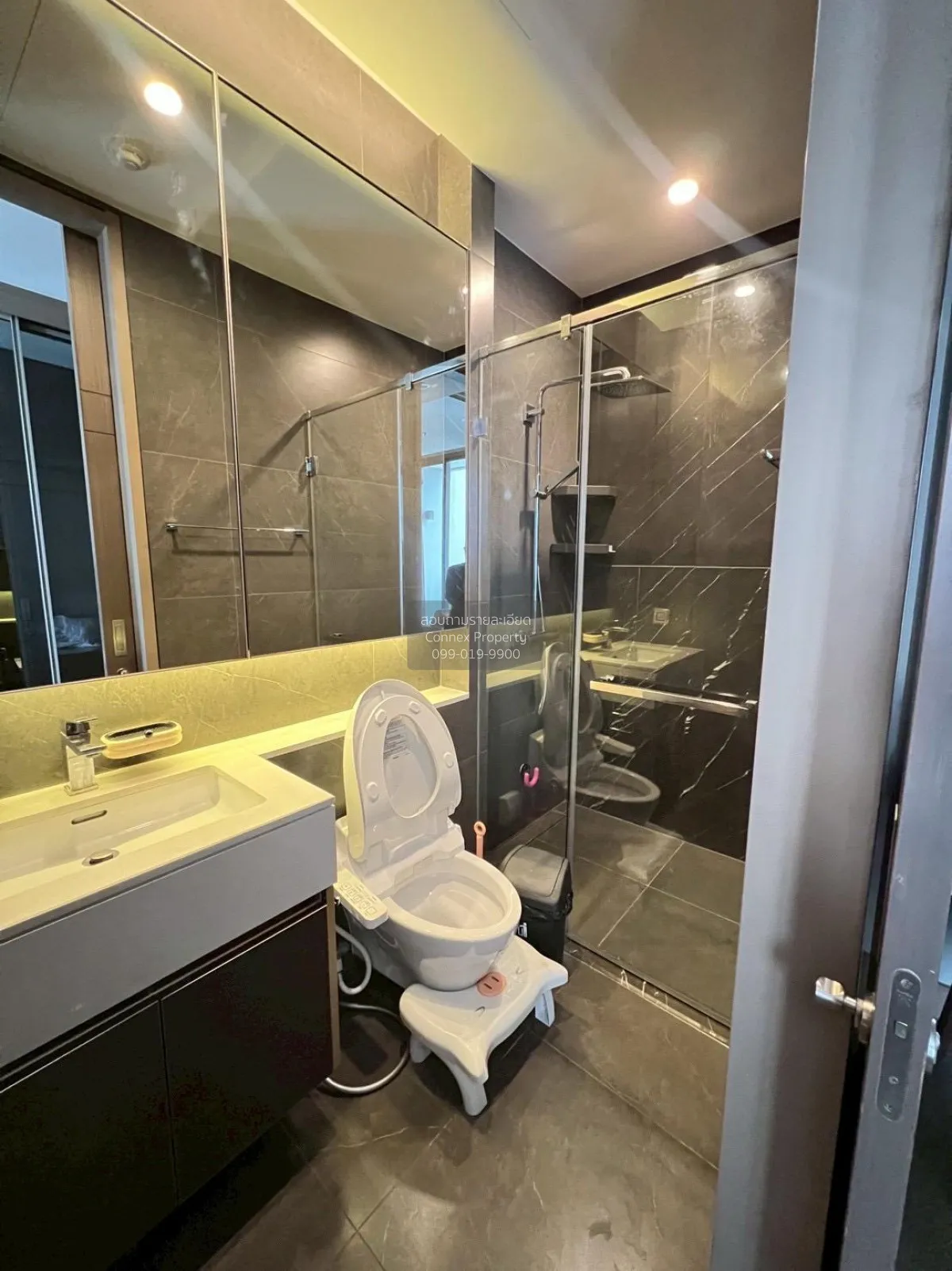 For Sale Condo , The Esse at Singha Complex , high floor , MRT-Ph