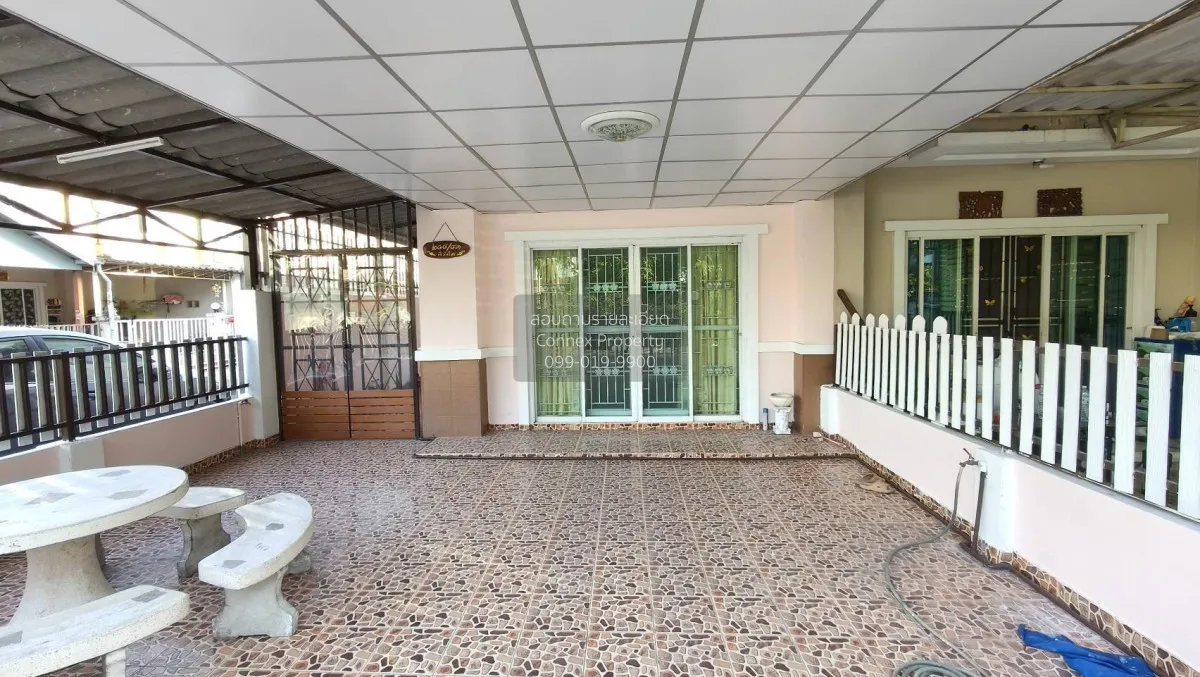 For Sale Townhouse/Townhome  , Baan Thanvalai , corner unit , Bue 4