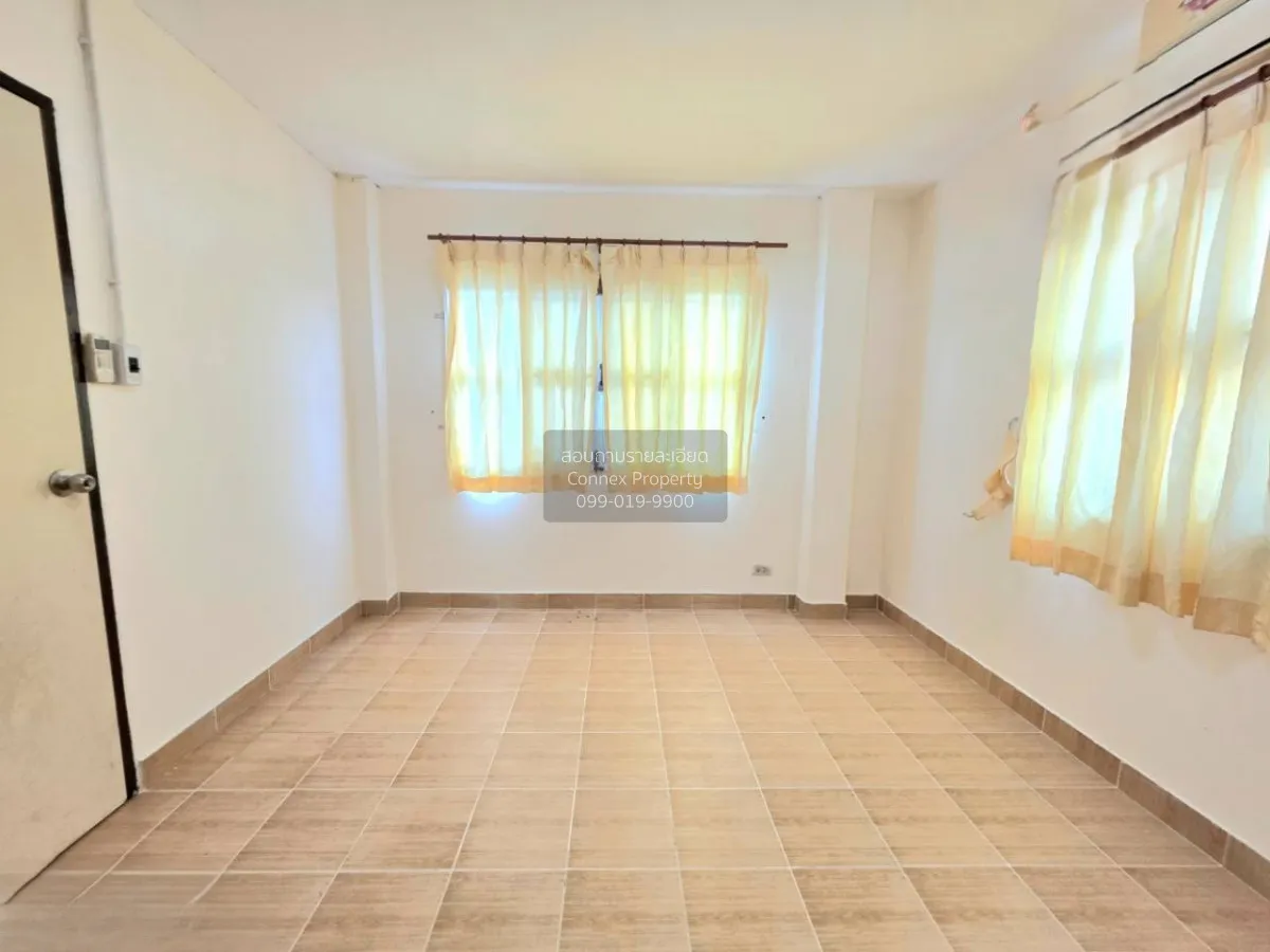 For Sale Townhouse/Townhome  , Baan Thanvalai , corner unit , Bue