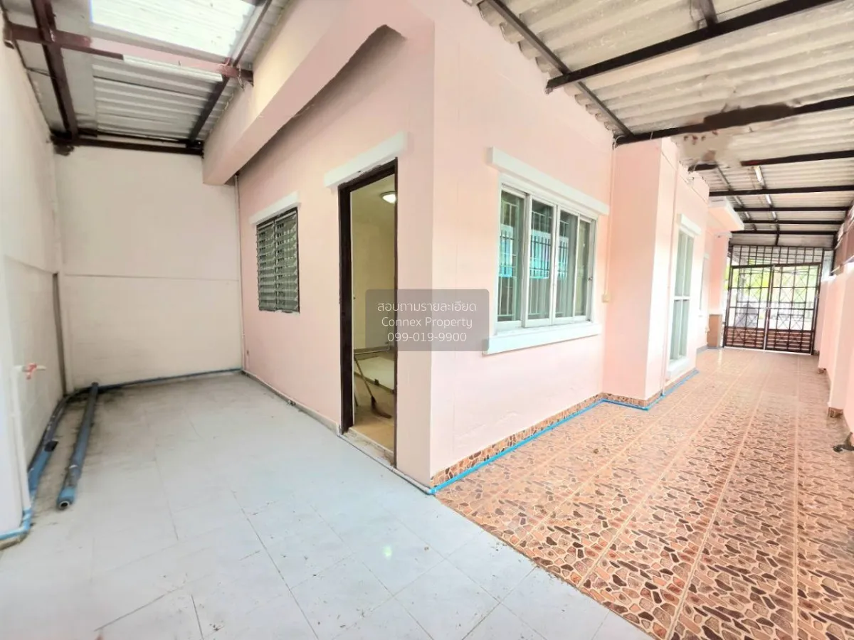 For Sale Townhouse/Townhome  , Baan Thanvalai , corner unit , Bue
