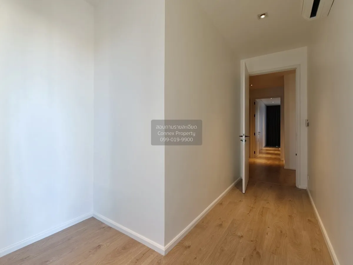 For Rent For Sale 3.5-story commercial building near BTS Royal Th