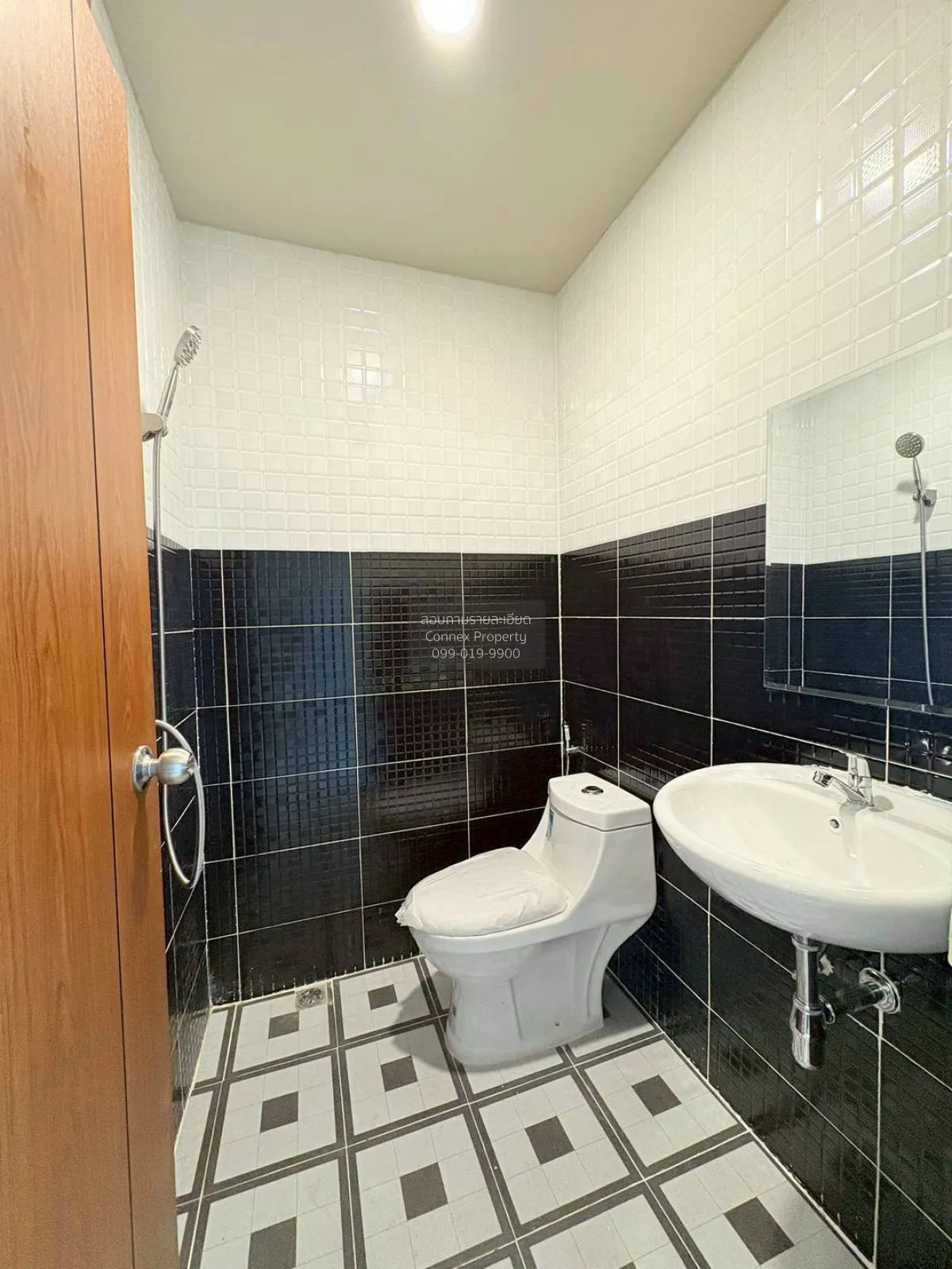 For Sale Townhouse/Townhome  , Baan Piyawararom 1 , newly renovat