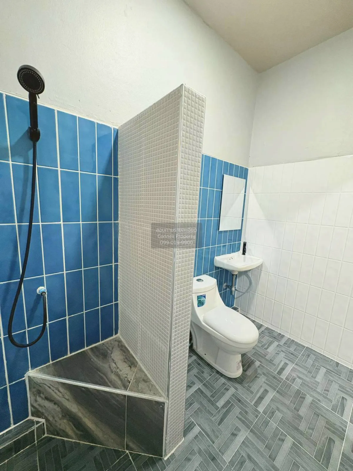 For Sale Townhouse/Townhome  , Baan Nakhonthong Park ville 2 , ne