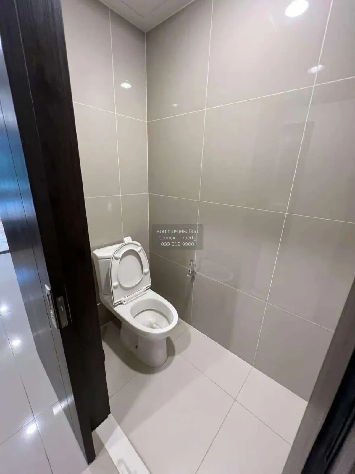 For Rent Condo , XT Huaikhwang , nice view , corner unit , MRT-Hu