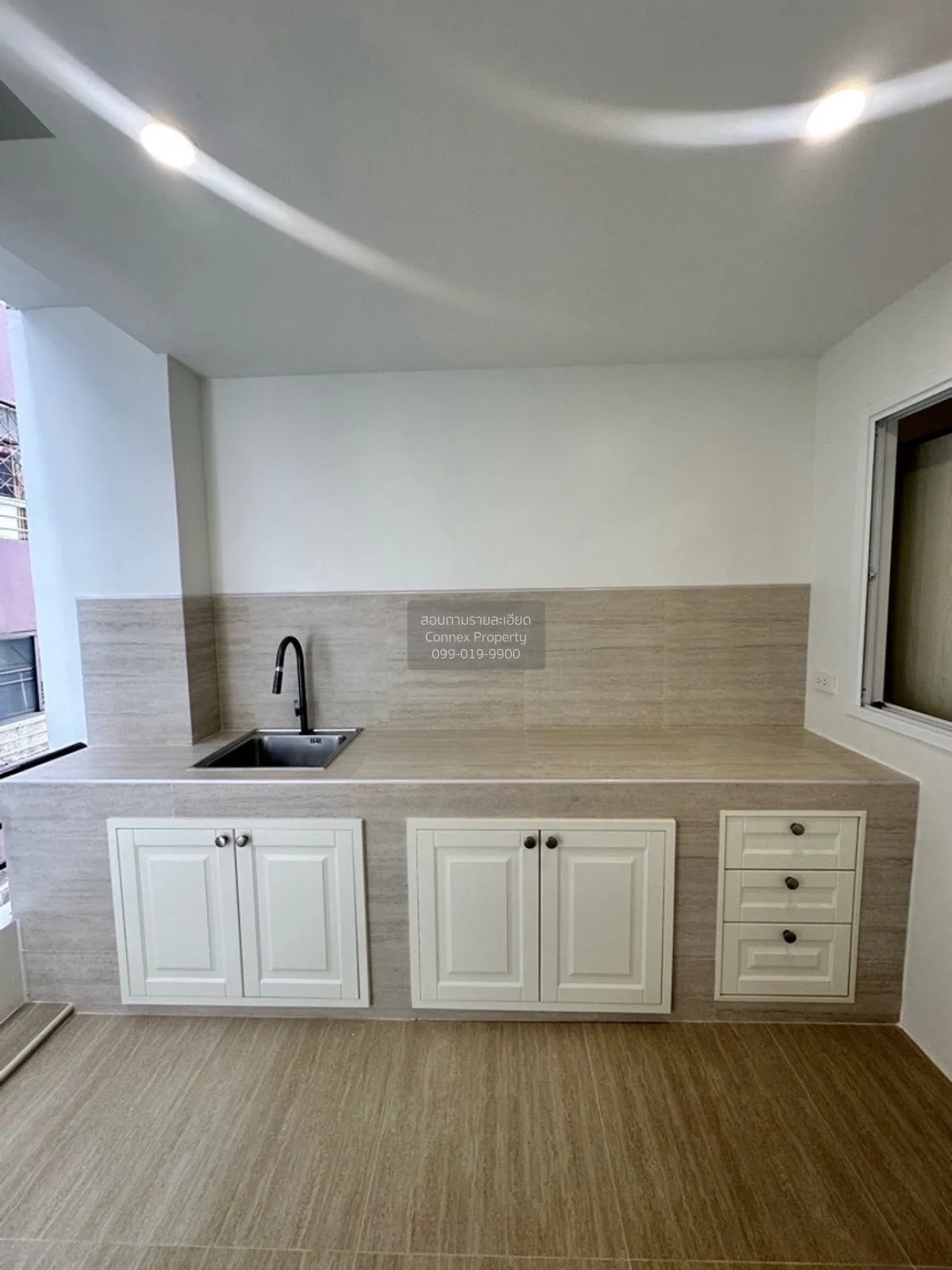 For Sale Condo , T.V.C. Condominium , newly renovated , MRT-Huai 