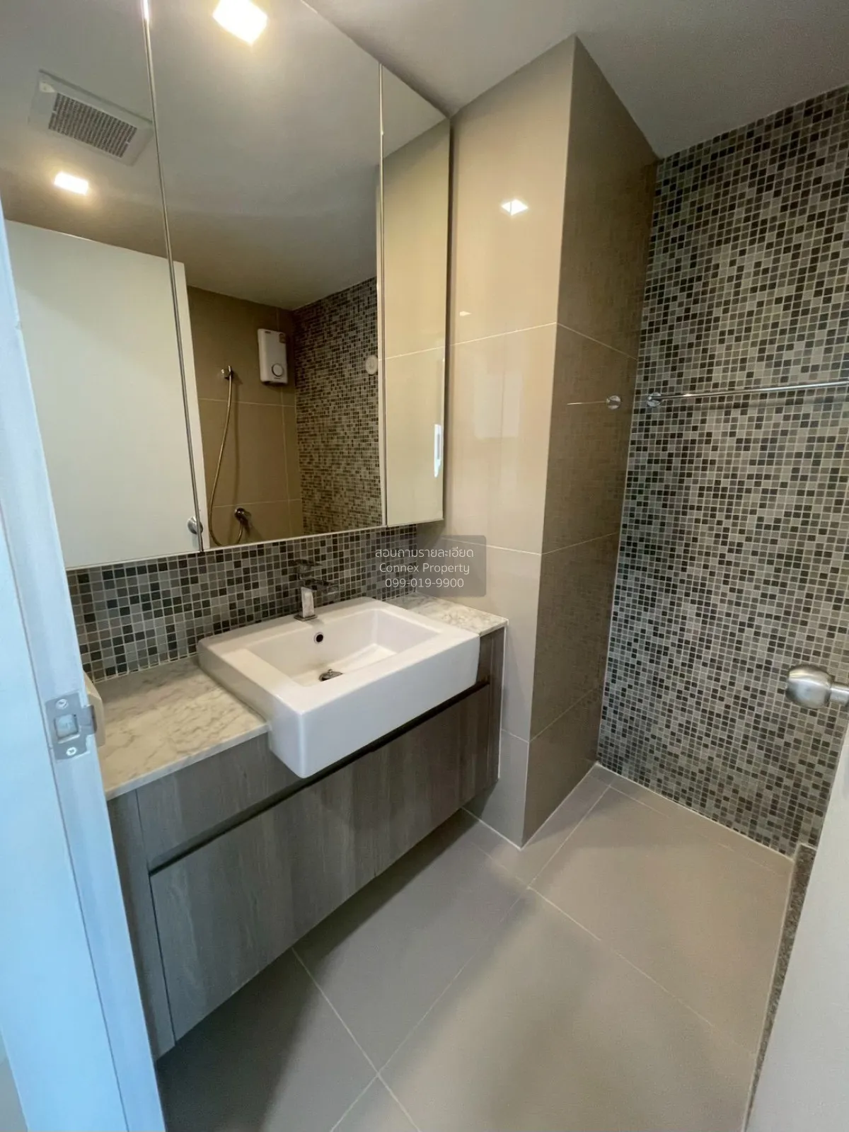 For Sale Condo , We Condo Ekkamai - Ramindra , Tha Raeng , Bang K