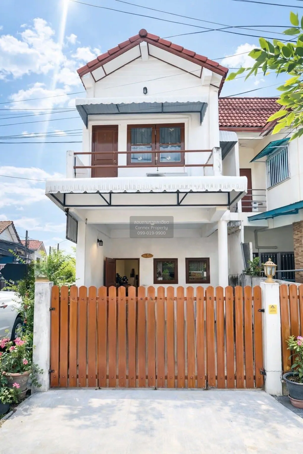 For Sale Townhouse/Townhome  , Baan Patcharat , corner unit , MRT 1