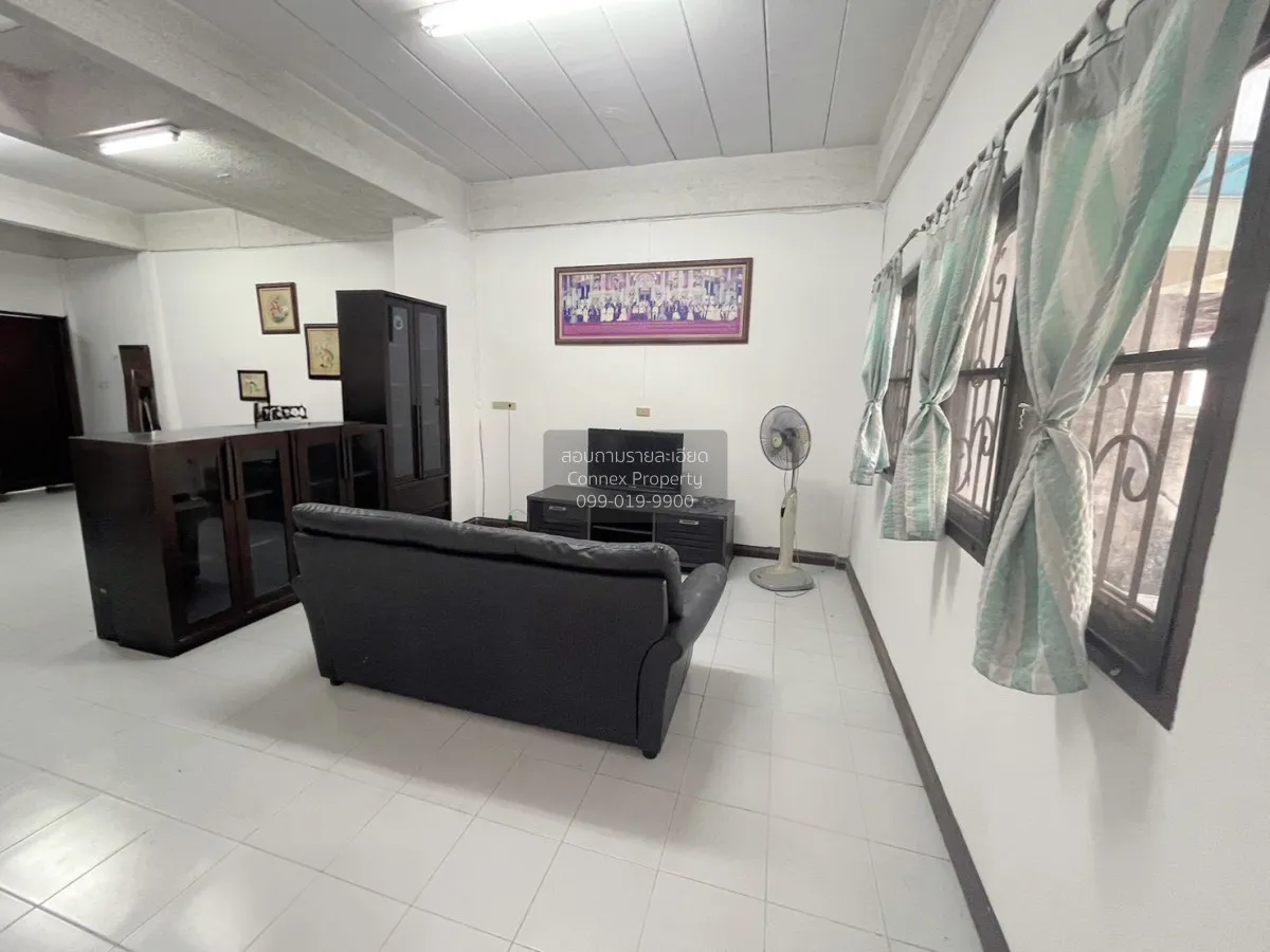 For Sale Townhouse/Townhome  , Baan Patcharat , corner unit , MRT 4