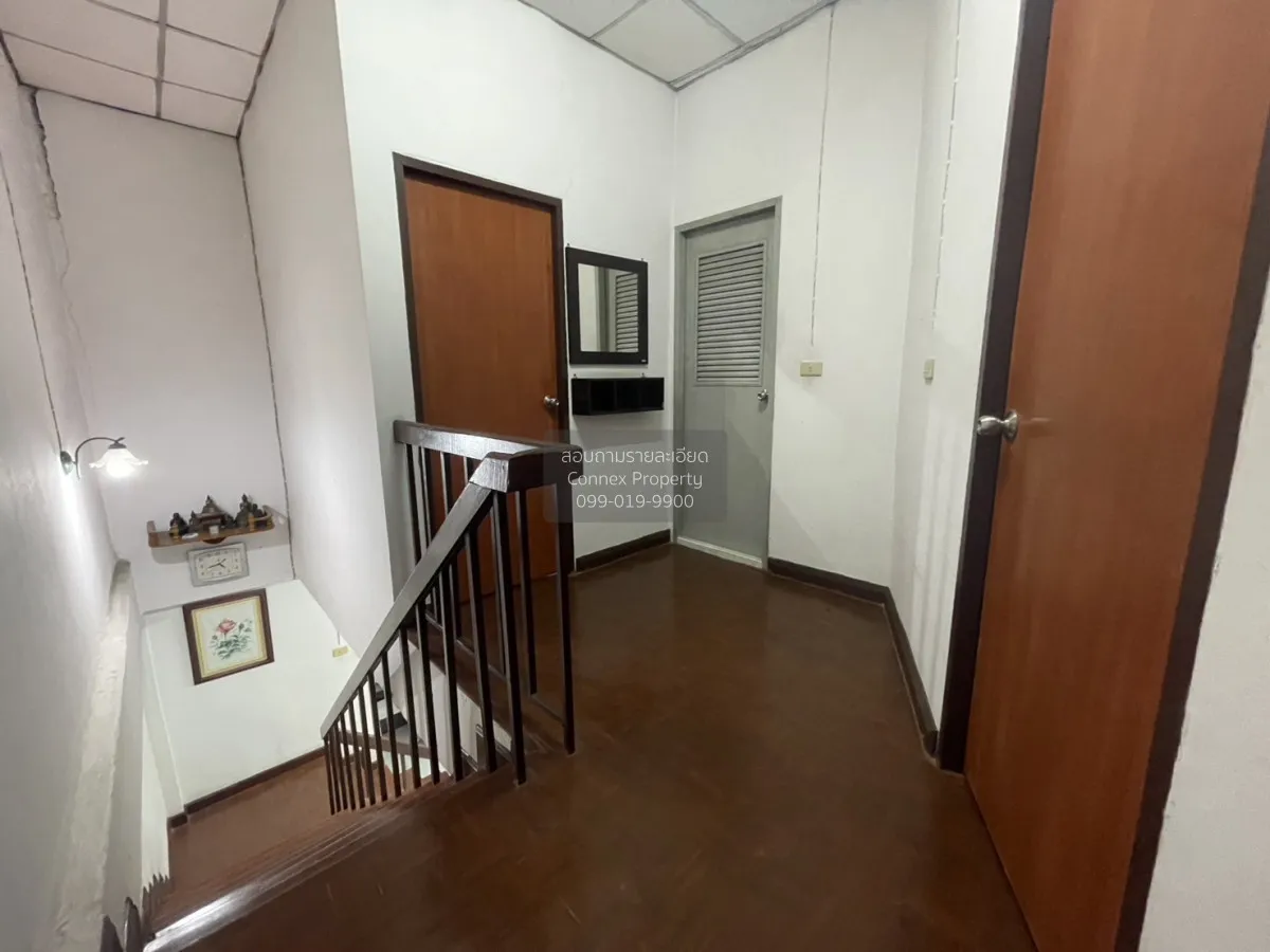 For Sale Townhouse/Townhome  , Baan Patcharat , corner unit , MRT