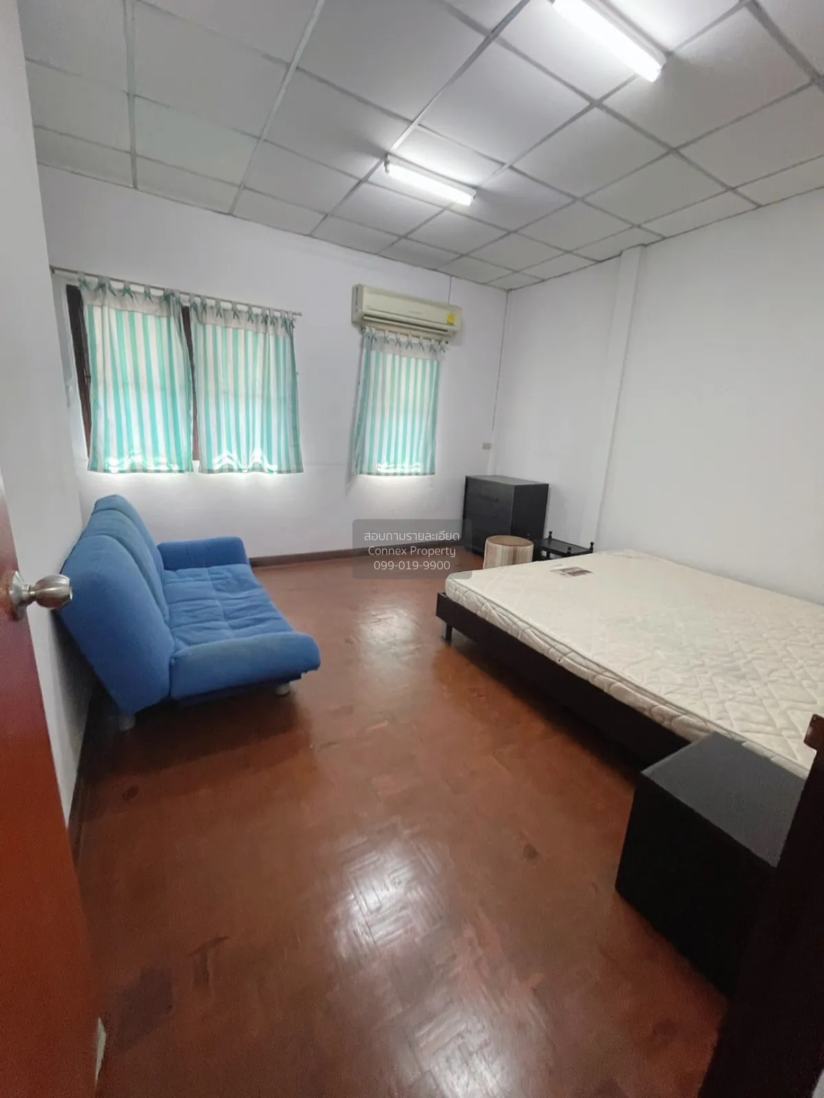 For Sale Townhouse/Townhome  , Baan Patcharat , corner unit , MRT