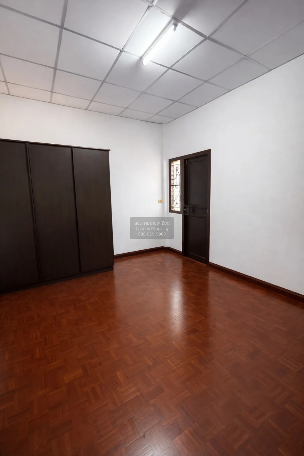 For Sale Townhouse/Townhome  , Baan Patcharat , corner unit , MRT