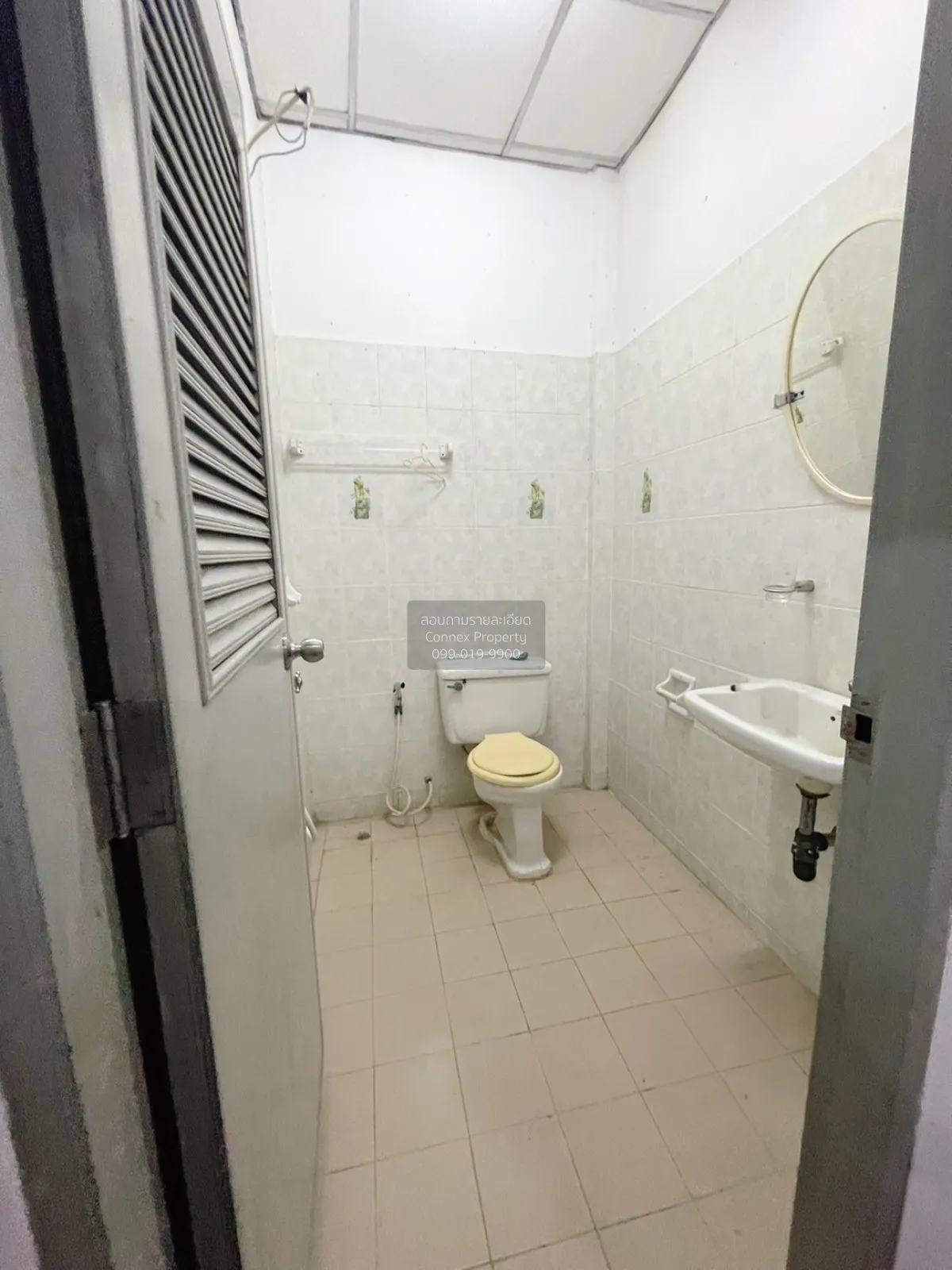 For Sale Townhouse/Townhome  , Baan Patcharat , corner unit , MRT