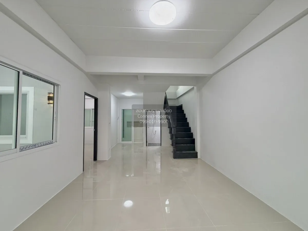 For Sale Townhouse/Townhome  , Kittayarak , corner unit , MRT-Yae