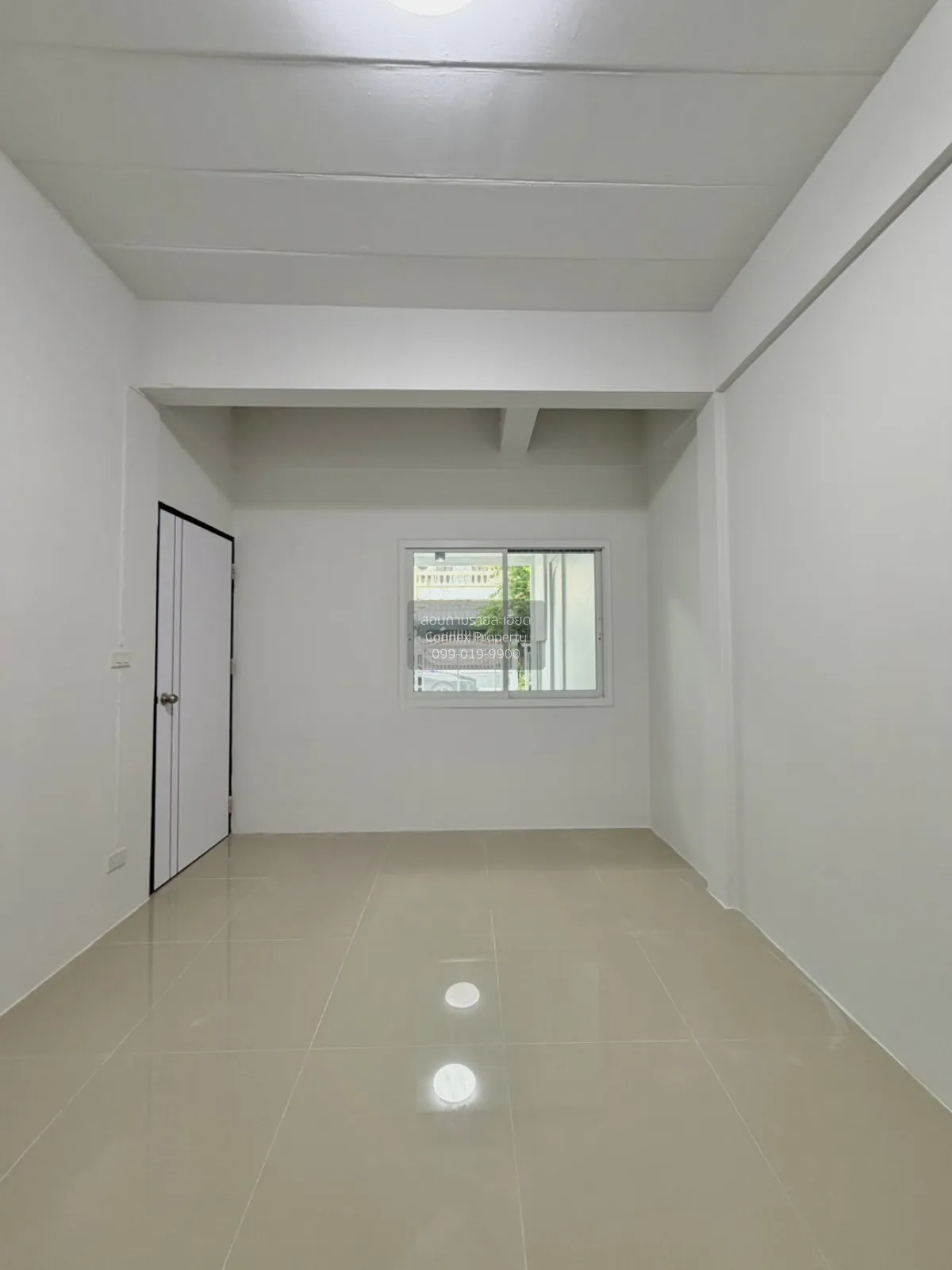For Sale Townhouse/Townhome  , Kittayarak , corner unit , MRT-Yae
