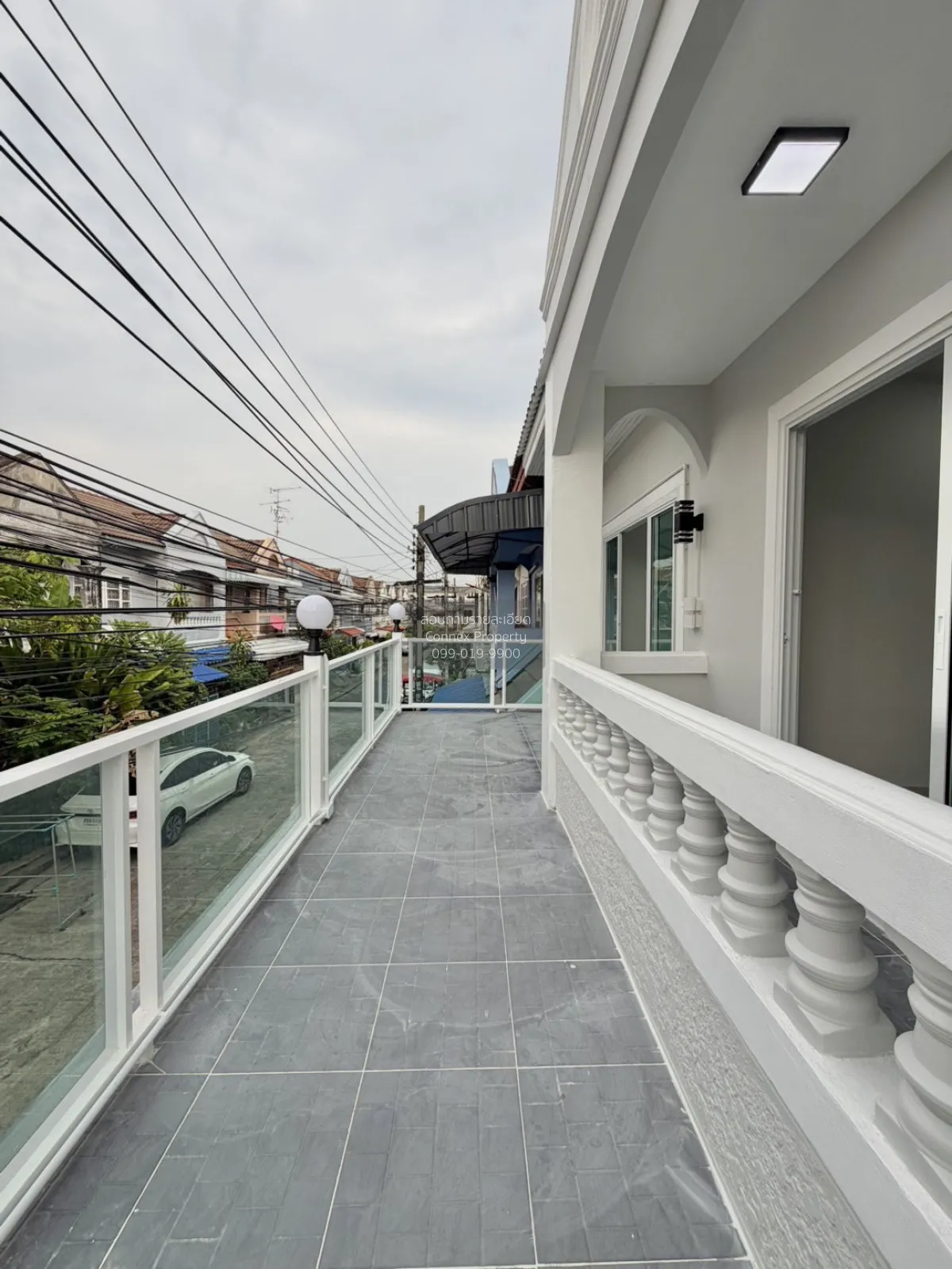 For Sale Townhouse/Townhome  , Kittayarak , corner unit , MRT-Yae