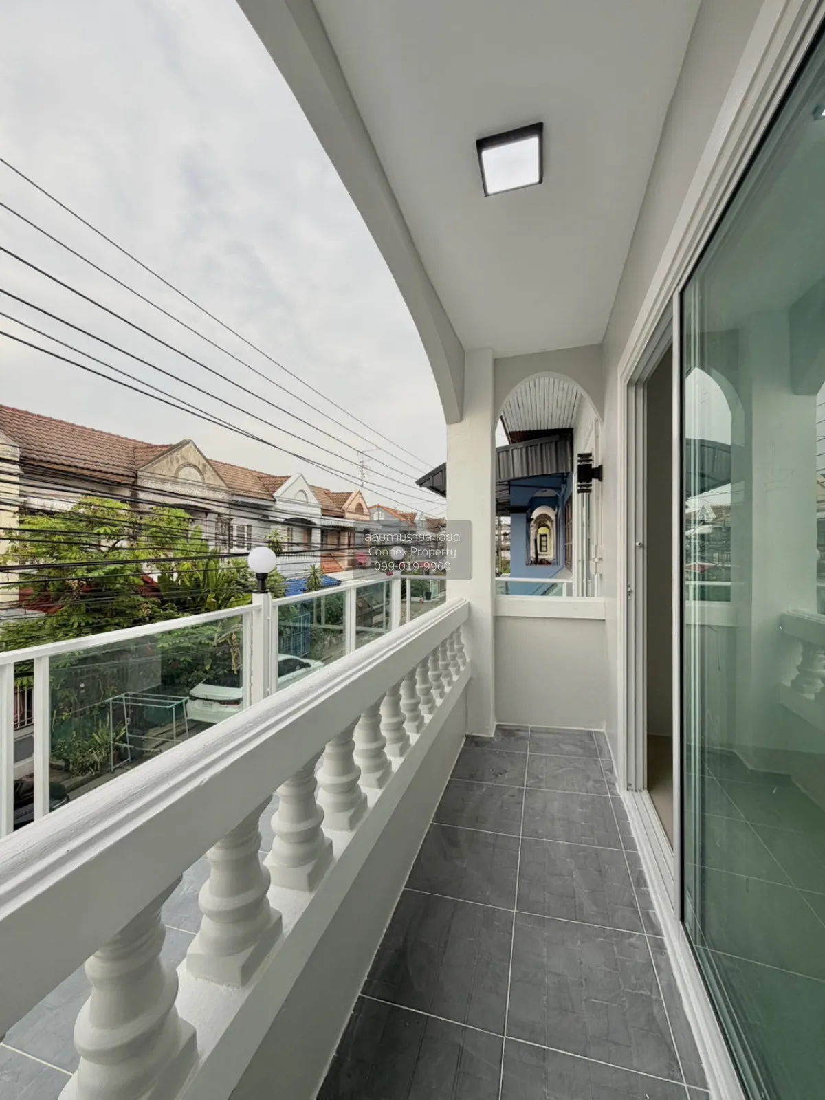 For Sale Townhouse/Townhome  , Kittayarak , corner unit , MRT-Yae
