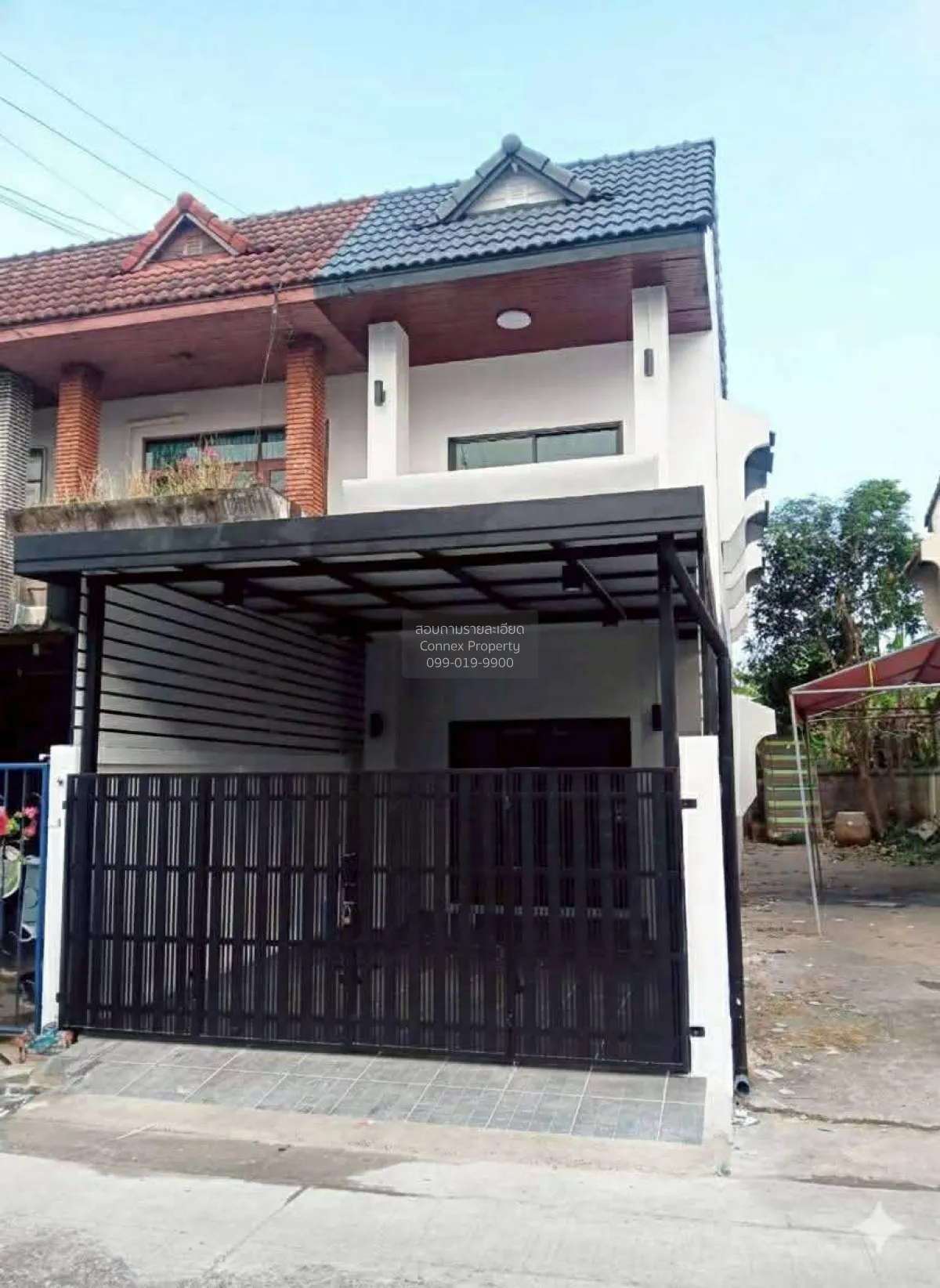 For Sale Townhouse/Townhome  , Nong Khaem Village , corner unit , 2
