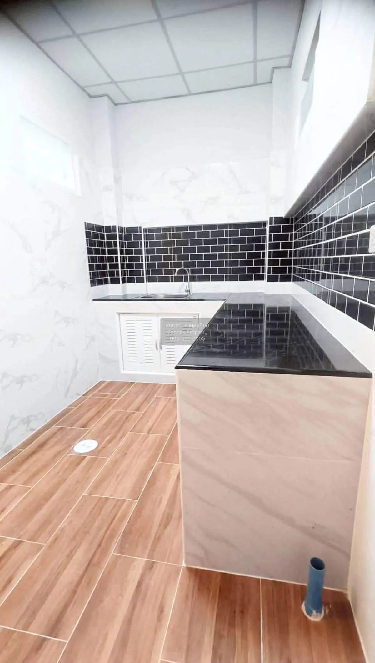 For Sale Townhouse/Townhome  , Nong Khaem Village , corner unit ,