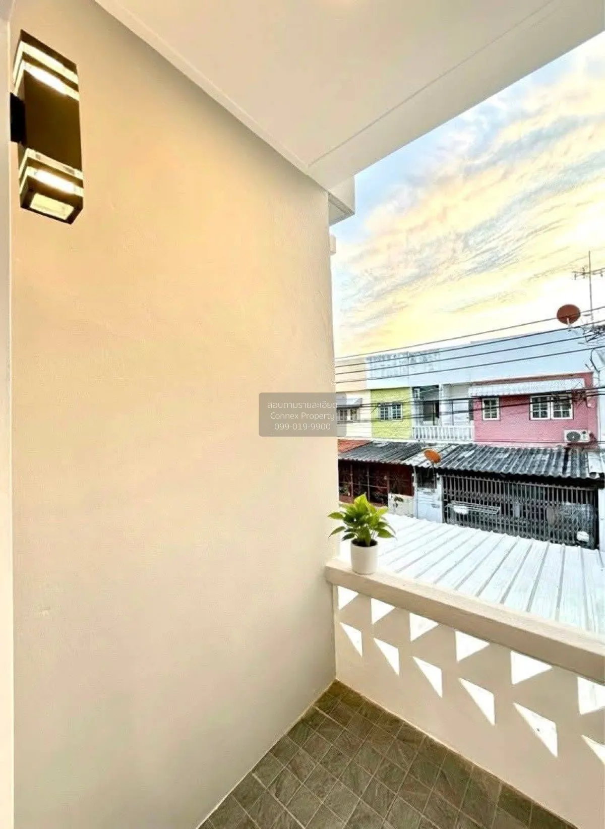 ขายทาวน์เฮาส์ 2 ชั้น พื้นที่ 16 ตารางวา จรัญสนิทวงศ์ 37 บางกอกน้อ