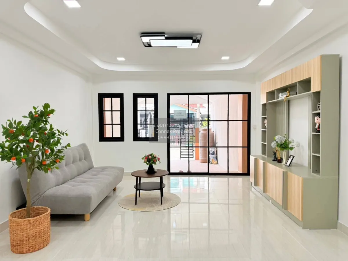 For Sale Townhouse/Townhome  , Nawakarn Sereethai , newly renovat