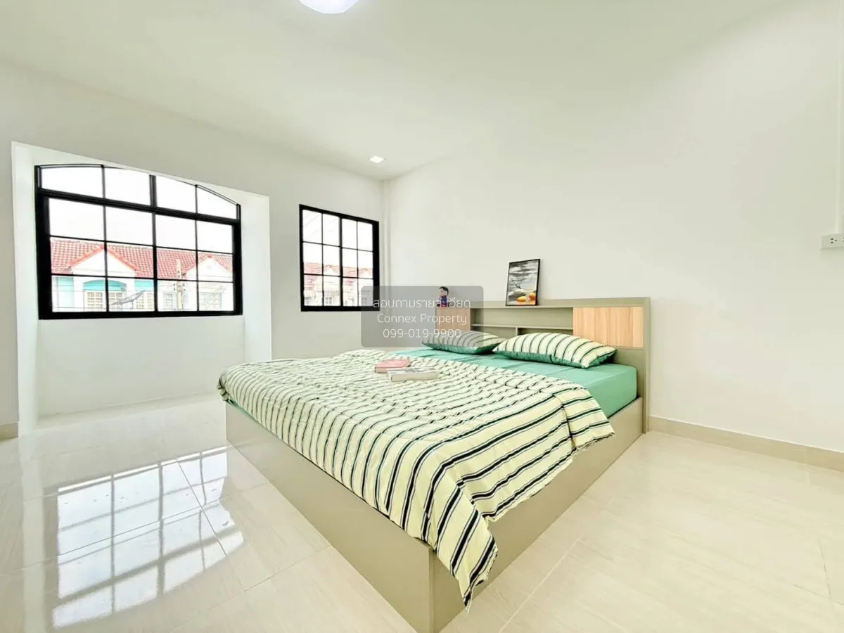 For Sale Townhouse/Townhome  , Nawakarn Sereethai , newly renovat