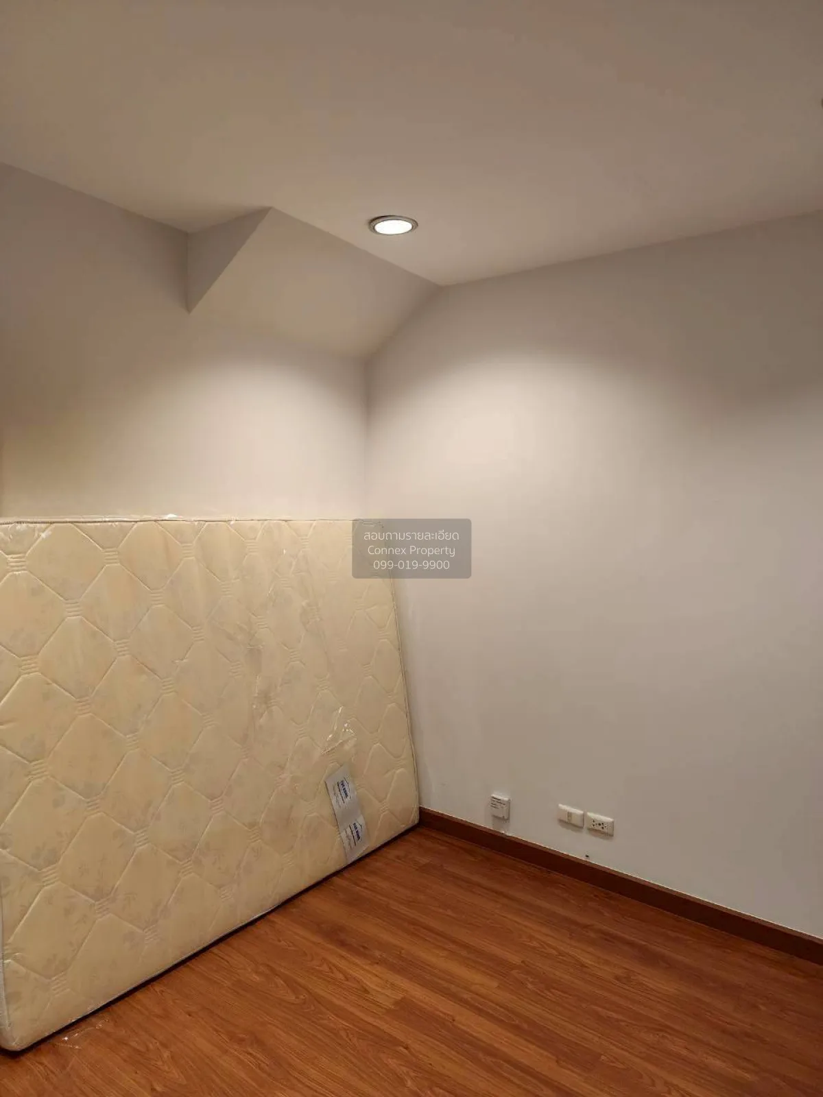 ขายทาวน์เฮ้าส์/ทาวน์โฮม  บ้านกลางเมือง สาทร - ตากสิน 1 ห้องมุม BT