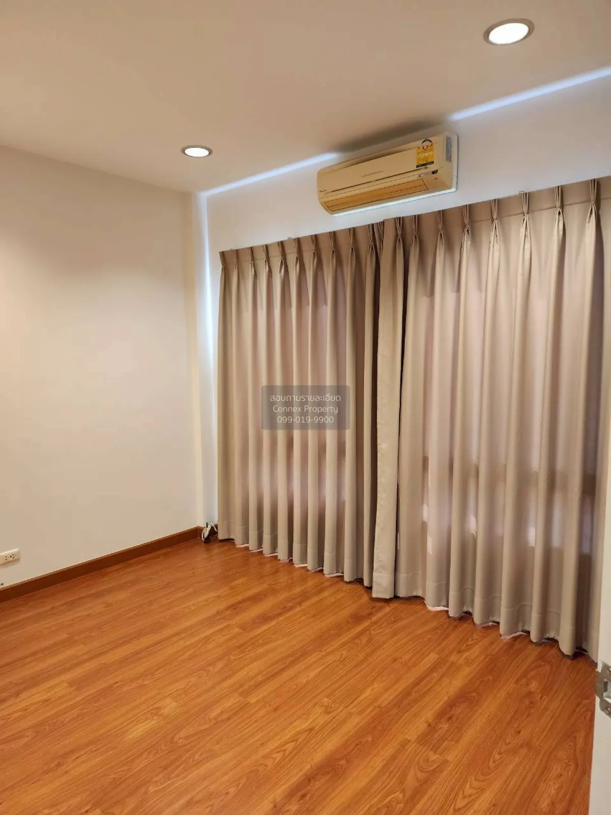 ขายทาวน์เฮ้าส์/ทาวน์โฮม  บ้านกลางเมือง สาทร - ตากสิน 1 ห้องมุม BT