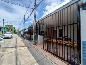 For Sale Townhouse, Wang Hin Soi 8. , newly renovated , Surasak , Si Racha , Chon Buri , CX-145315