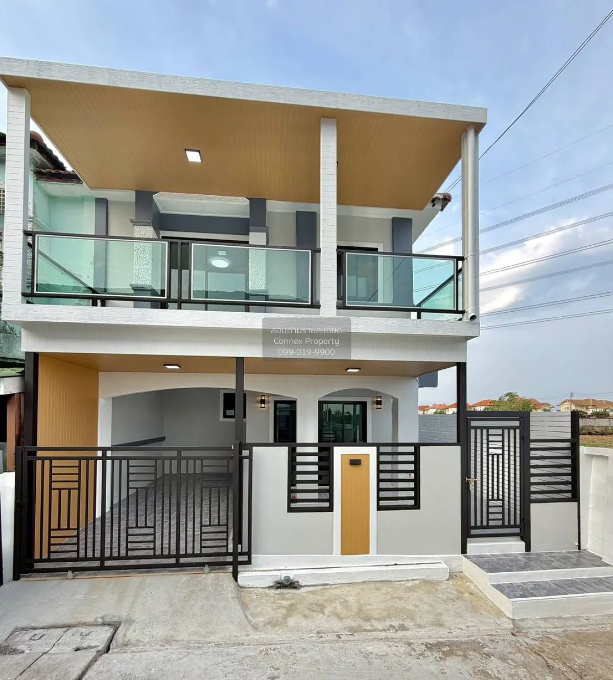 For Sale Townhouse/Townhome  , Baan Nanthicha 3/8 , corner unit , 2
