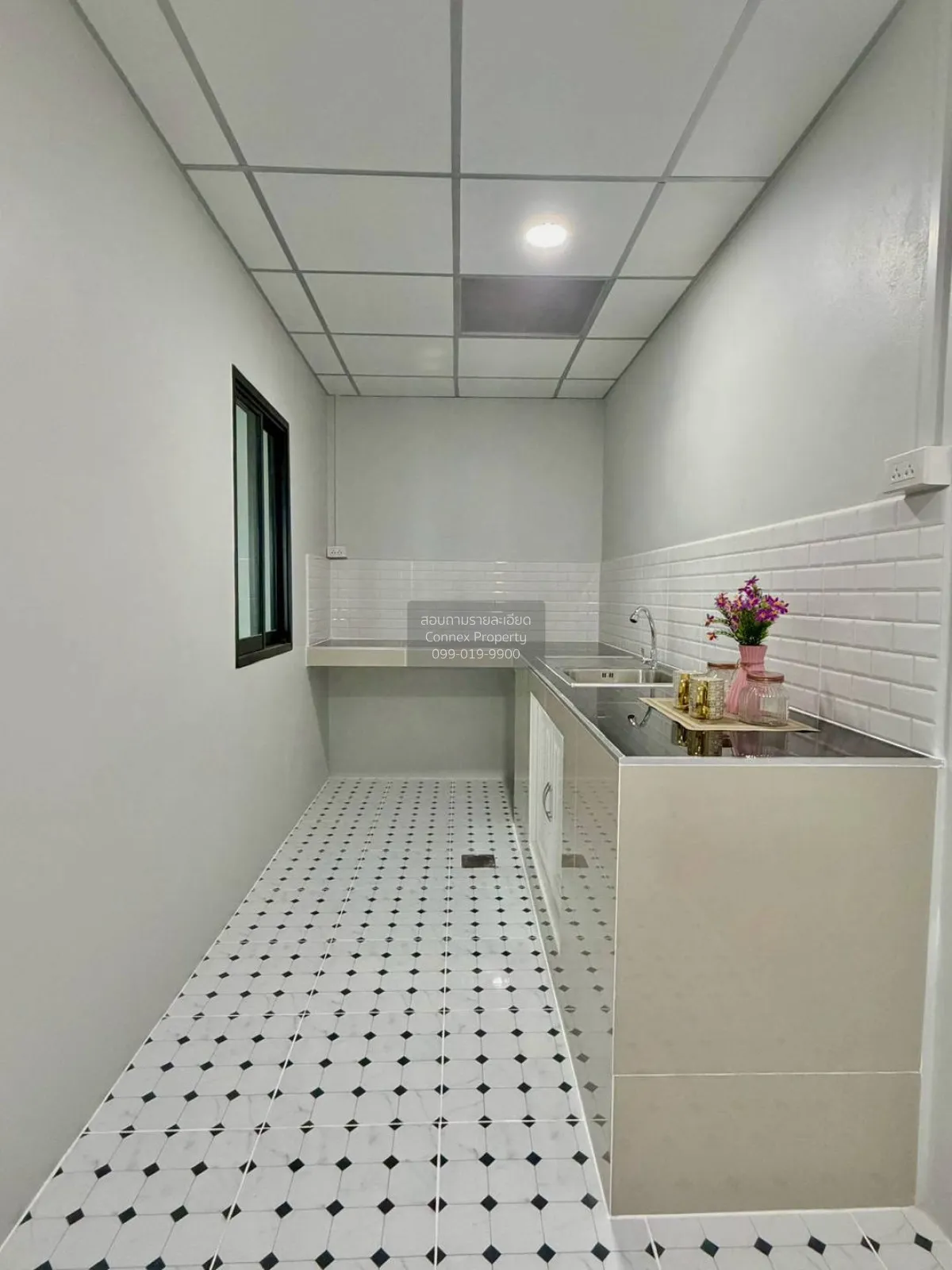 For Sale Townhouse/Townhome  , Baan Nanthicha 3/8 , corner unit ,
