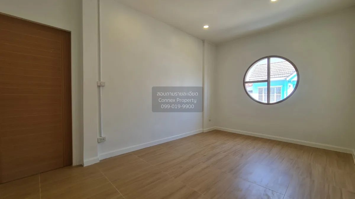 For Sale Townhouse/Townhome  , Busarin Ramintra , corner unit , n