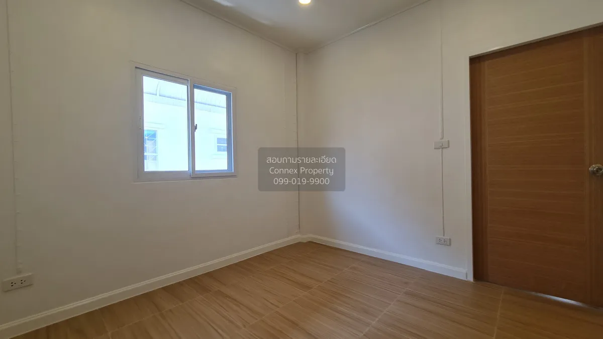 For Sale Townhouse/Townhome  , Busarin Ramintra , corner unit , n