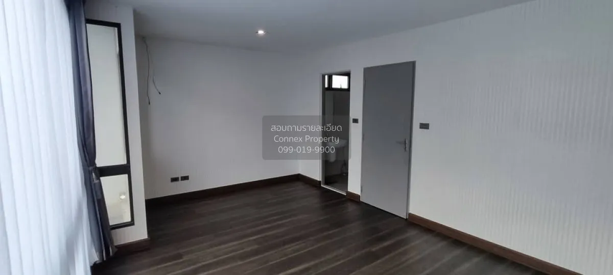 For Sale Townhouse/Townhome  , LANDMARK EKAMAI-RAMINDRA , Lat Phr