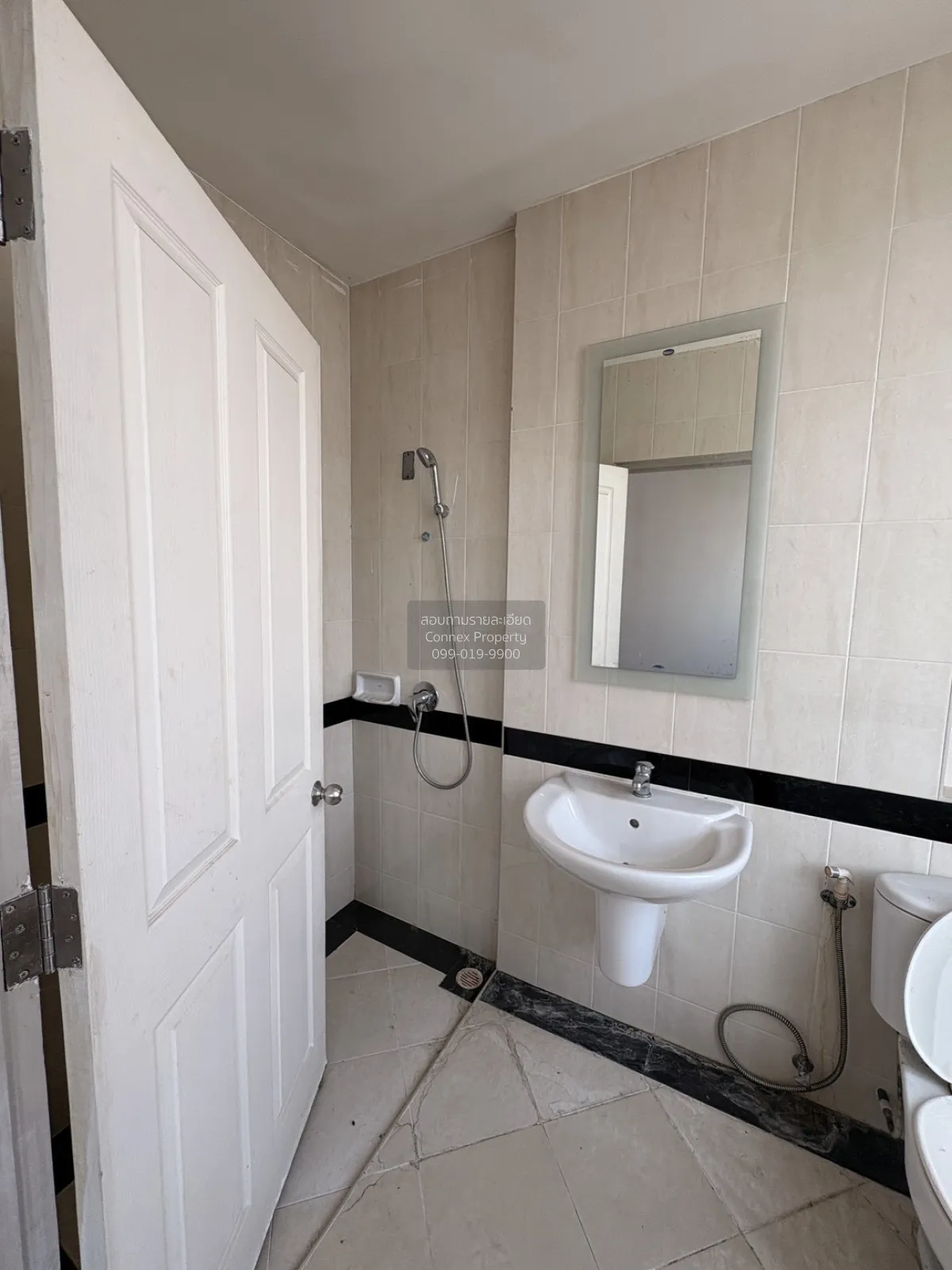 ขายทาวน์เฮ้าส์/ทาวน์โฮม  บ้านกลางเมือง บริติช ทาวน์ ศรีนครินทร์ M