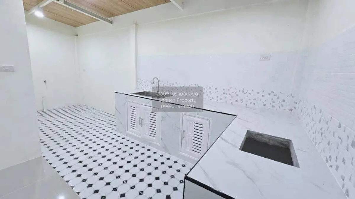 ขายทาวน์เฮ้าส์/ทาวน์โฮม  บ้านพระปิ่น 4 หน้ากว้าง รีโนเวทใหม่ หนอง