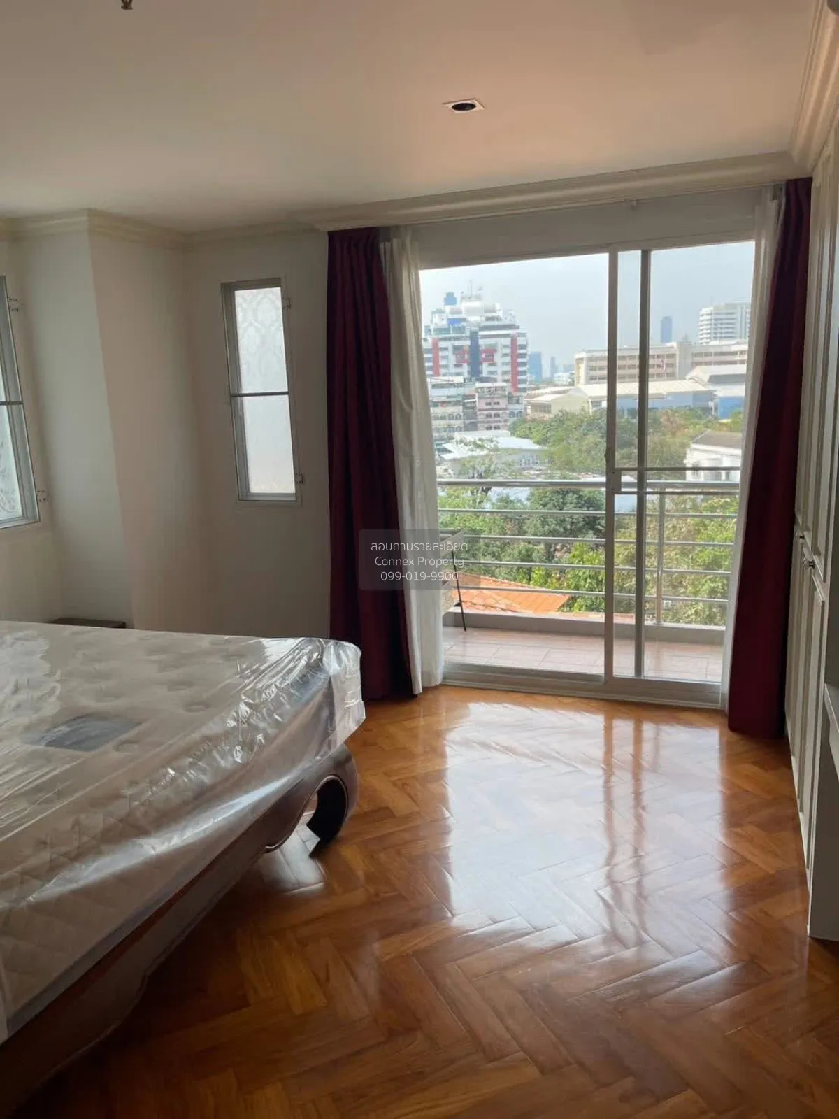 For Rent Condo , Serene Place , corner unit , wide frontage , BTS