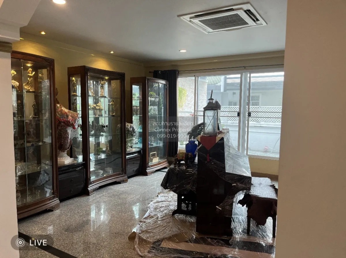 เช่าบ้าน  บ้านลาดพร้าว 1 วิวสวย ห้องมุม หน้ากว้าง รีโนเวทใหม่ MRT