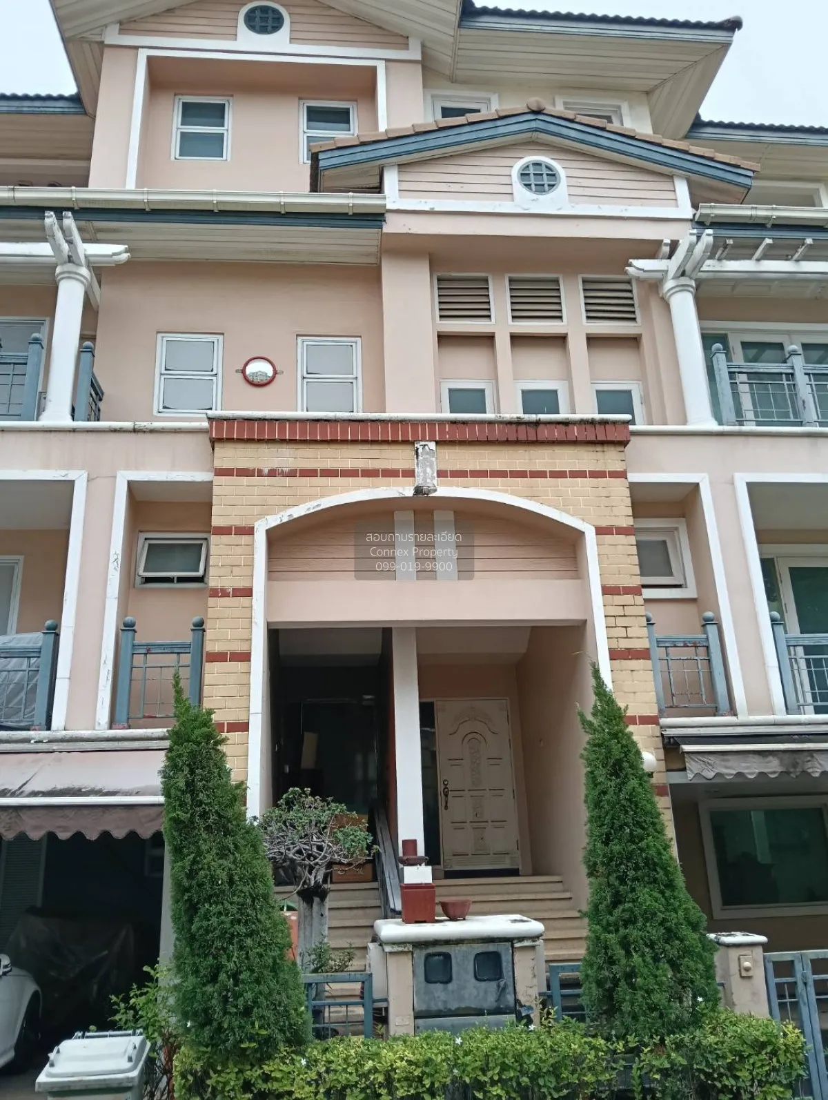 ขายทาวน์เฮ้าส์/ทาวน์โฮม  คริสตัล วิลล์ วิวสวย รีโนเวทใหม่ MRT-ลาด 1