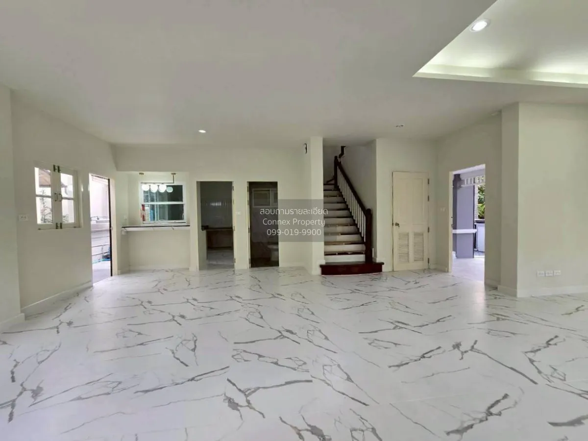 For Sale House , Setthasiri Ramintra , corner unit , wide frontag