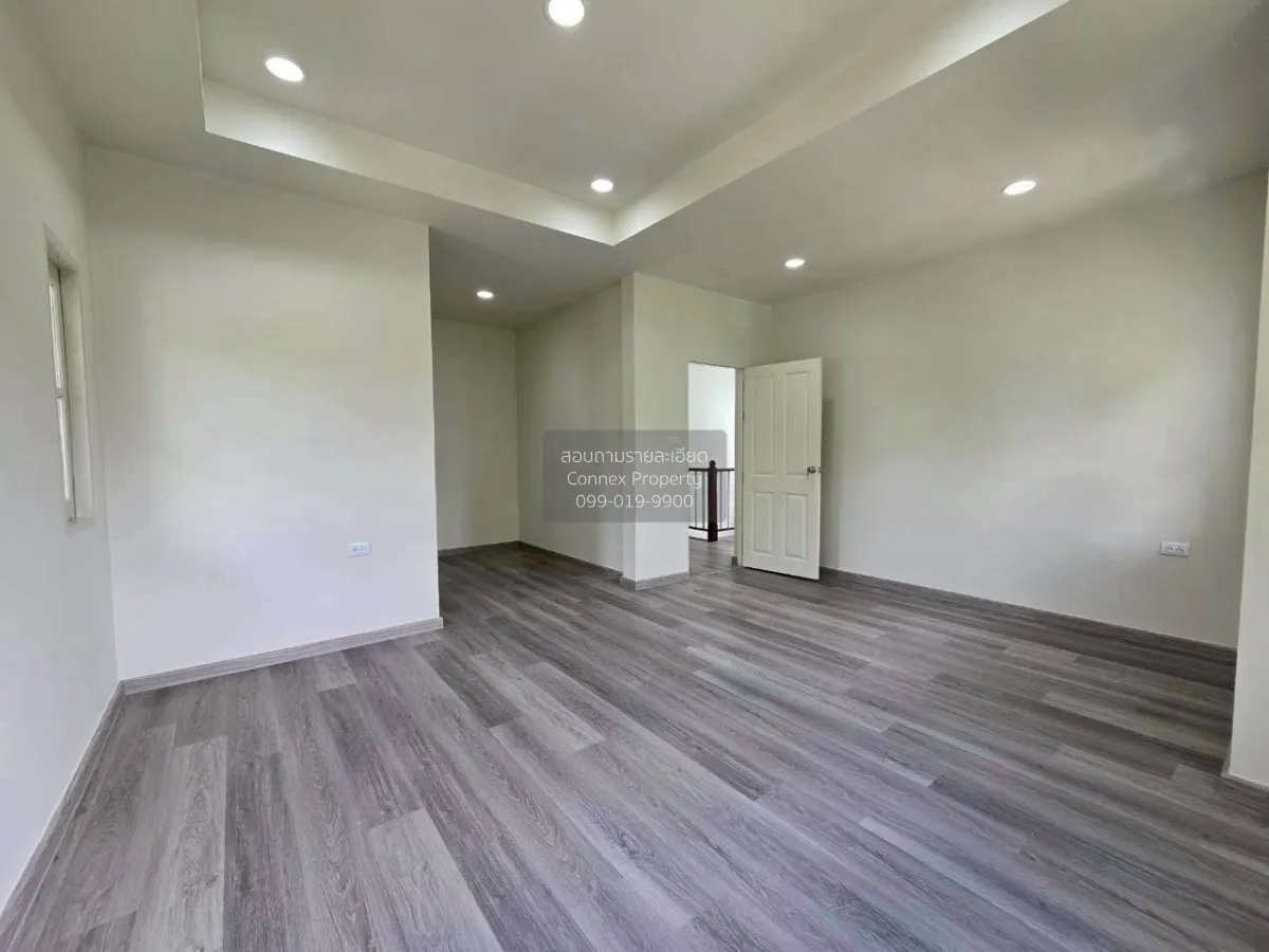 For Sale House , Setthasiri Ramintra , corner unit , wide frontag