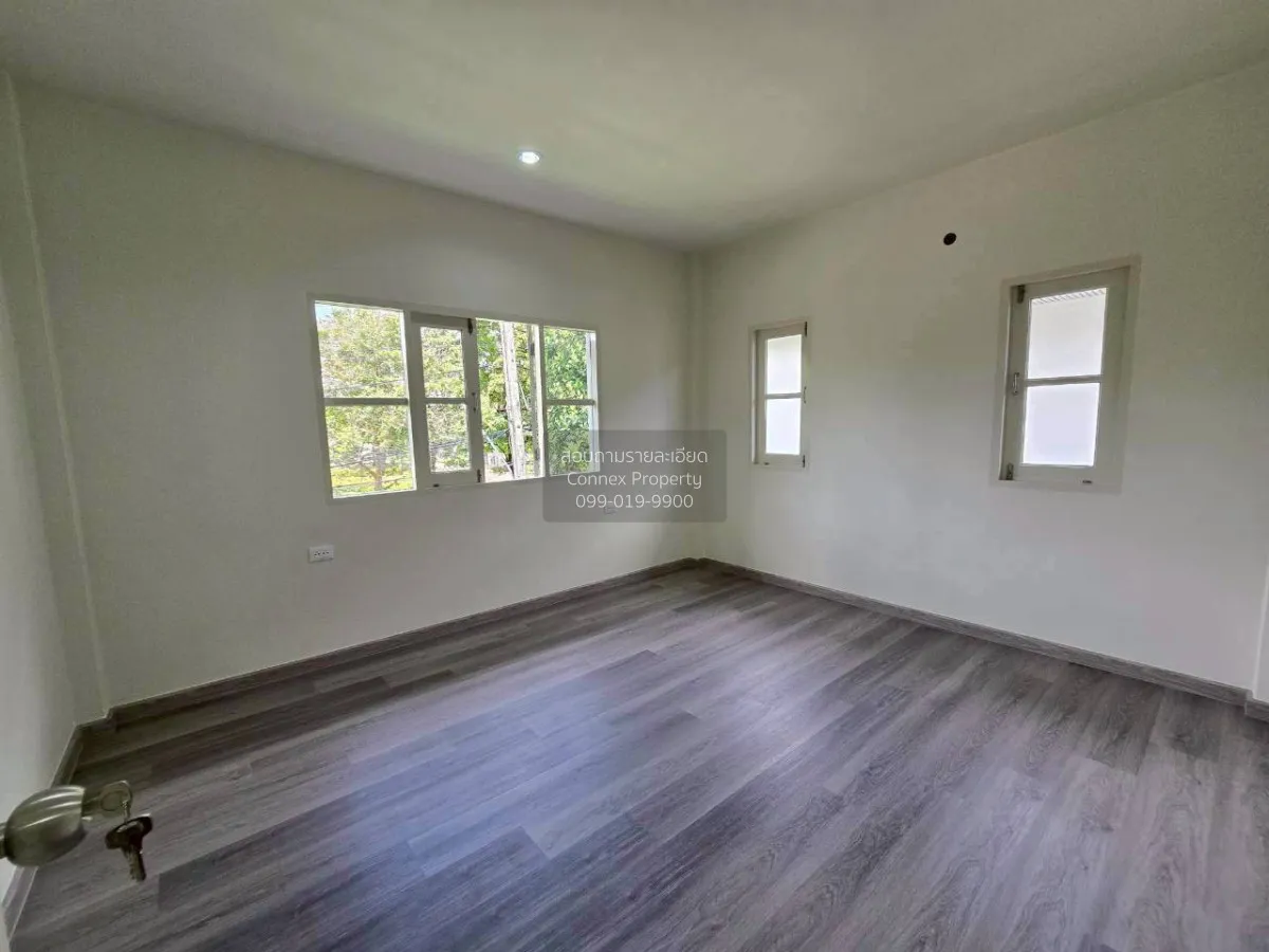 For Sale House , Setthasiri Ramintra , corner unit , wide frontag