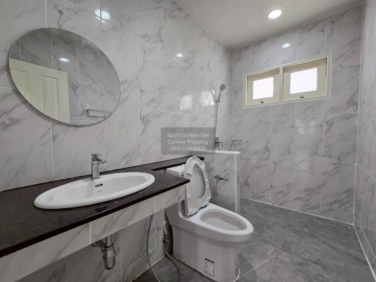 For Sale House , Setthasiri Ramintra , corner unit , wide frontag