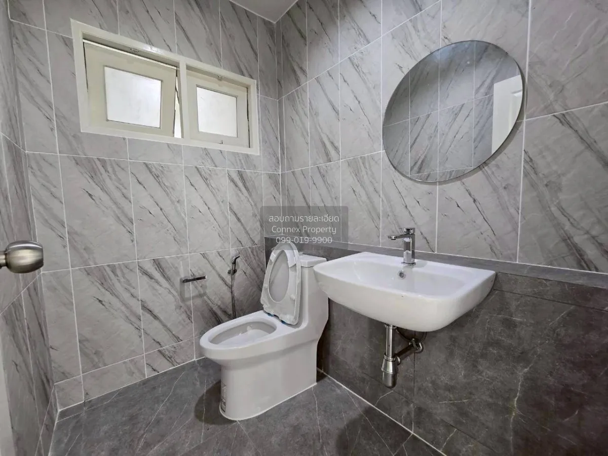 For Sale House , Setthasiri Ramintra , corner unit , wide frontag