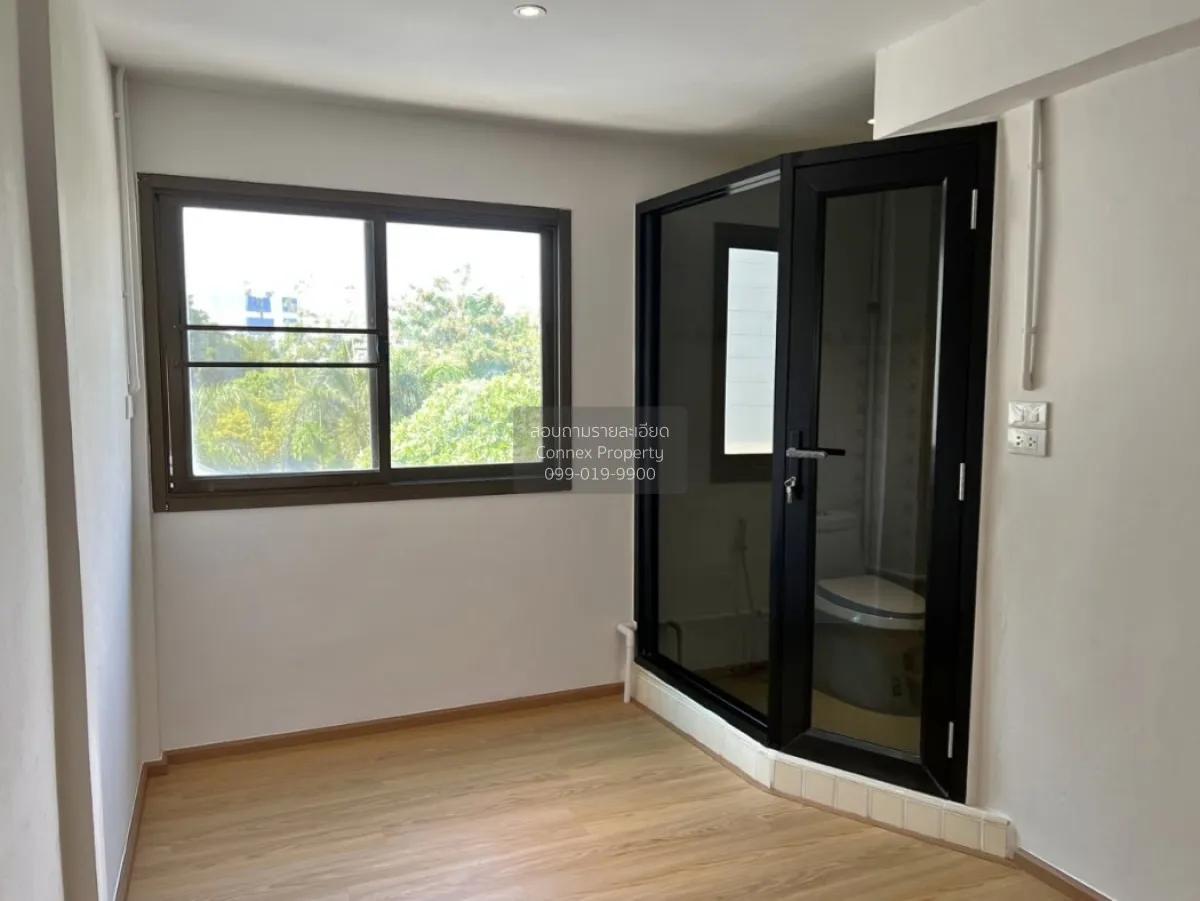 For Rent Commercial building for rent , Jaroen nakorn 14 , newly  1