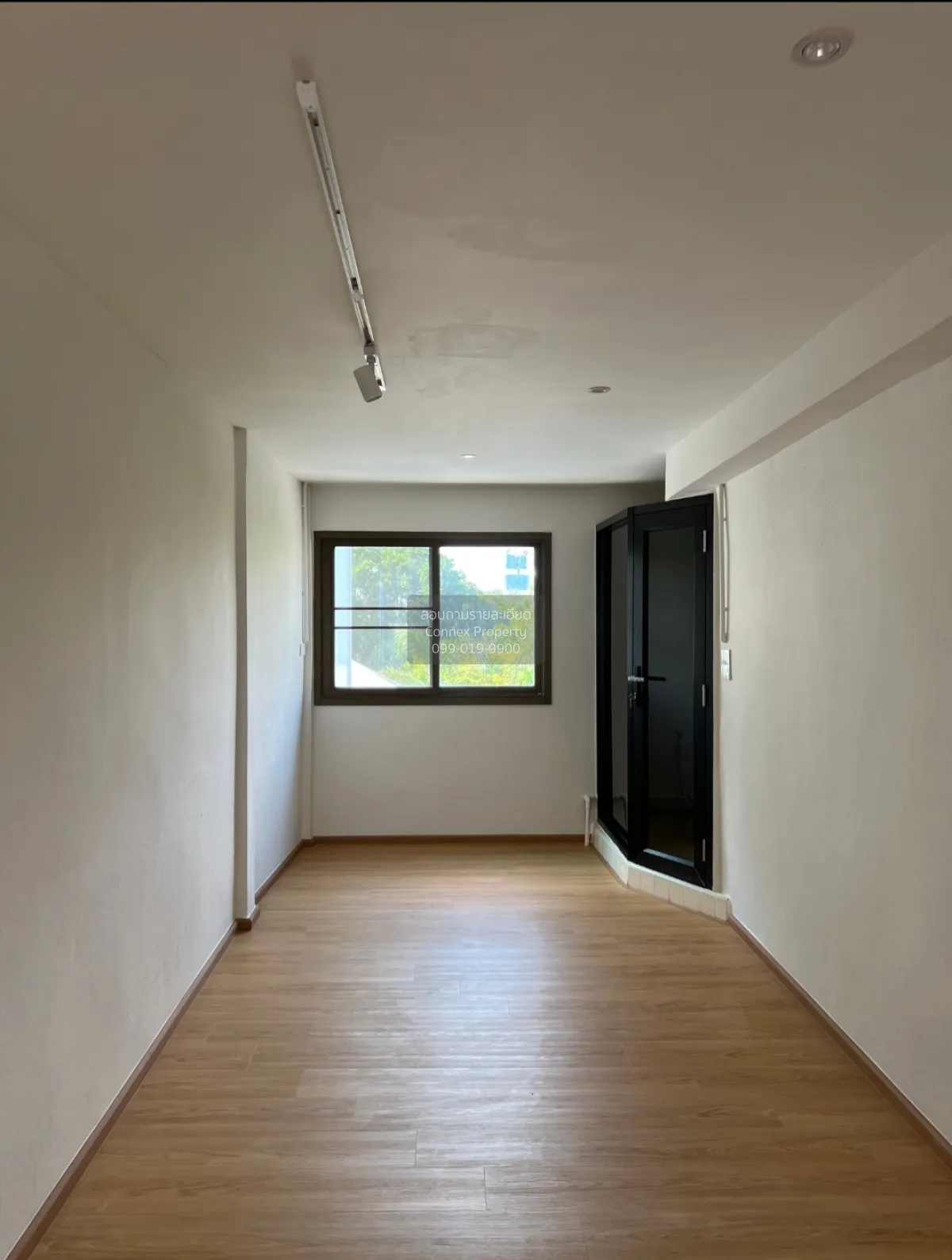 For Rent Commercial building for rent , Jaroen nakorn 14 , newly  2