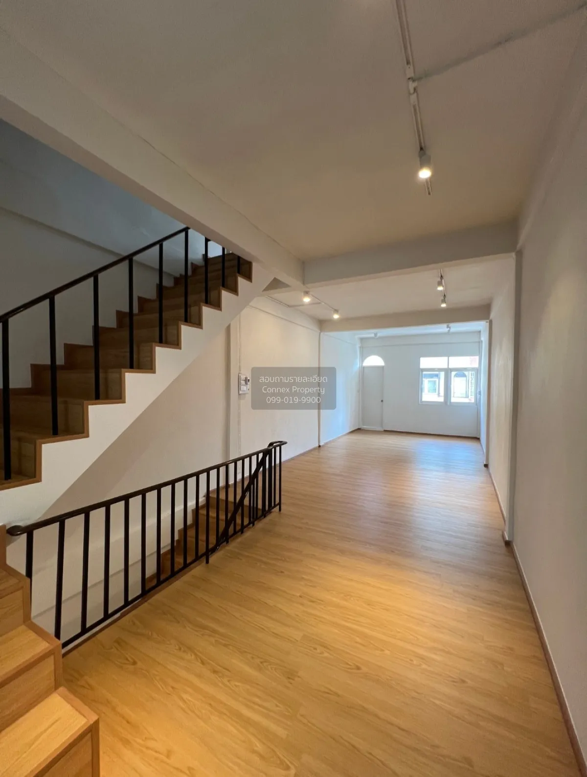 For Rent Commercial building for rent , Jaroen nakorn 14 , newly 