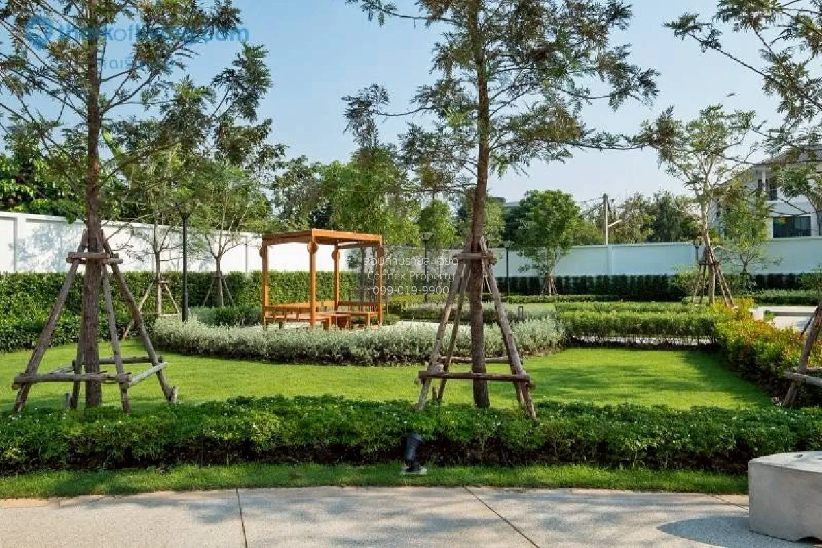 ขายบ้าน  ศุภาลัย เอสเซ้นส์ ลาดพร้าว MRT-ลาดพร้าว 101 (สายสีเหลือง