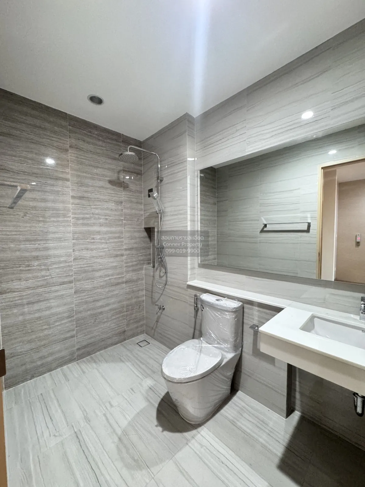 For Sale Townhouse/Townhome  , Qualitia Sukhumvit 62 , corner uni