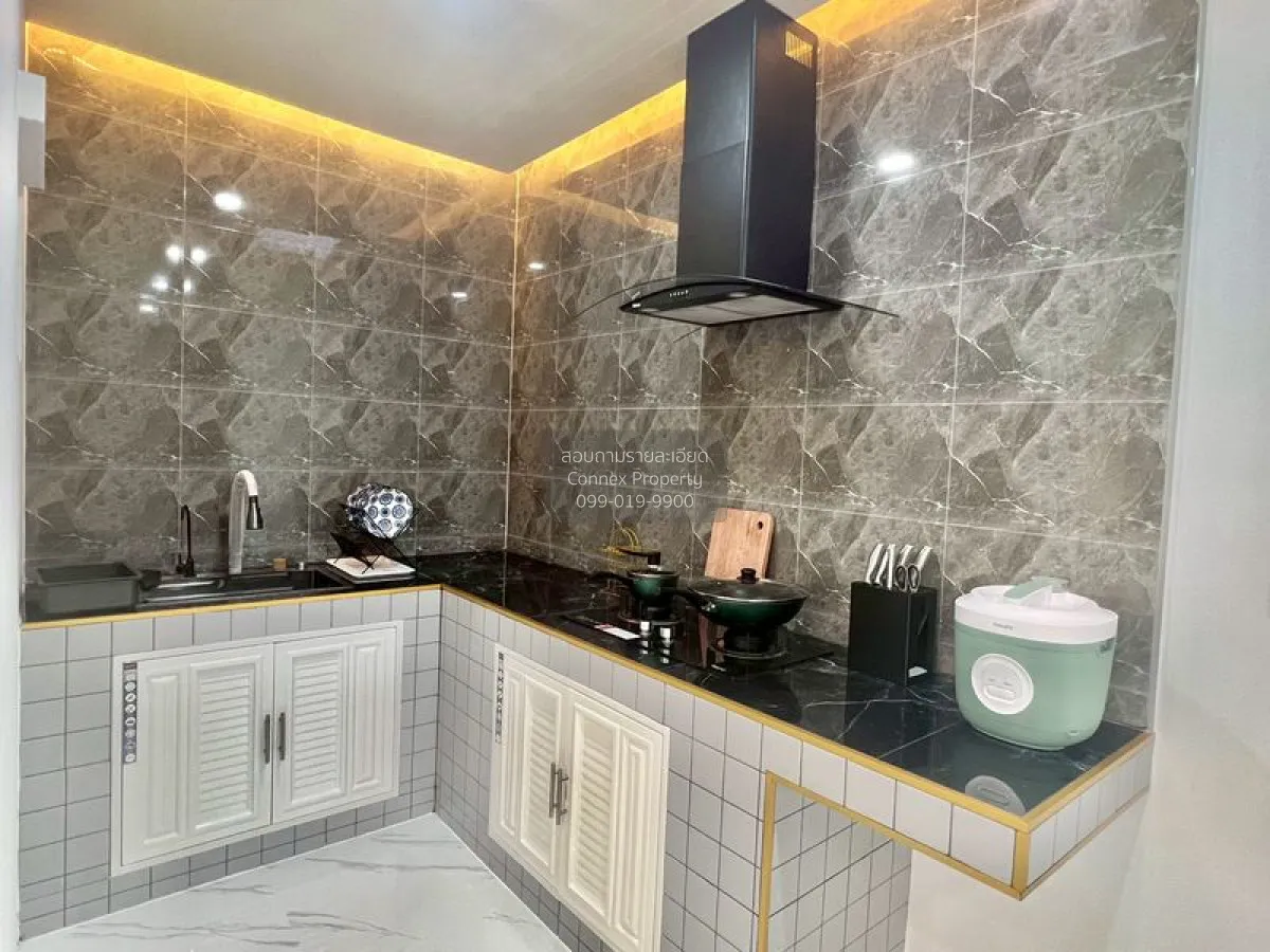 For Sale Townhouse/Townhome  , The Trust Town Wongwaen - Lamlukka